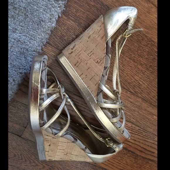 *ATHENTIC COACH WEDGE HEELS. Worn once - Picture 4 of 5